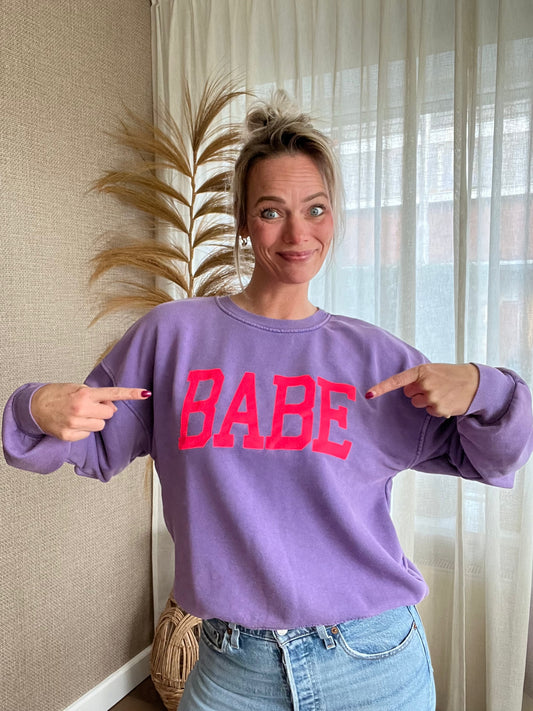 Babe sweater