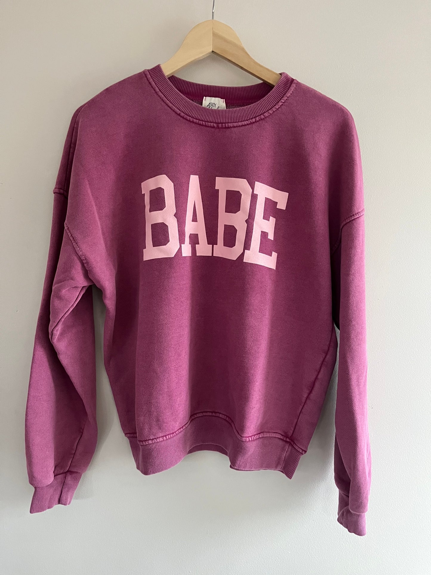 Babe sweater